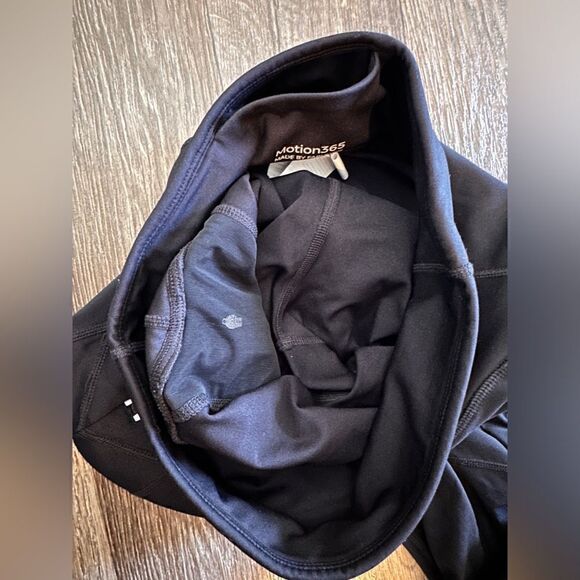 Motion365āby FABLETICS black yoga running pants /2 zipper pockets on the sidesāS - Picture 12 of 17